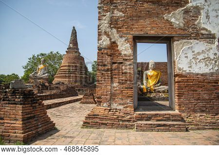 Thailand Ayutthaya Wat Worachettharam