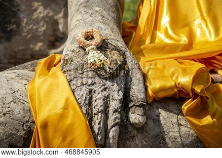 Thailand Ayutthaya Wat Worachettharam