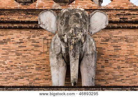 Fil heykeli, Wat Chedi Luang Tayland tapınak