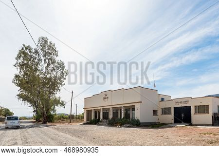 Van Wyksdorp, South Africa - Sep 24, 2022: A Street Scene, With The Gallery In Van Wyksdorp, An Arts