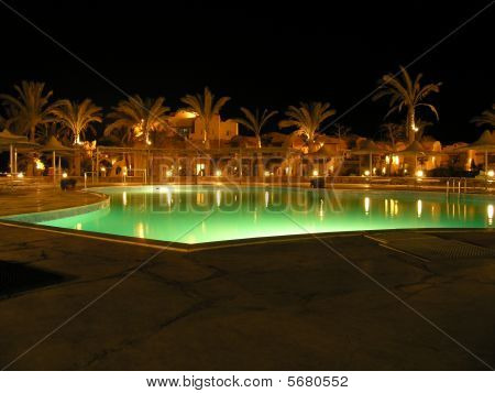 Swimming Pool natten