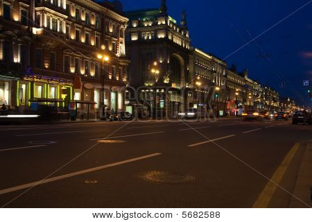 Nevskij Prospekt om natten