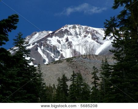 Mount Shasta v červenci