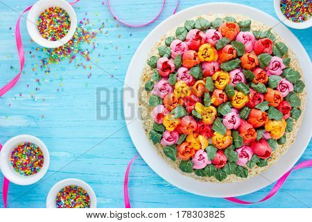 Tulip buttercream cake - Spring cake Easter cake decorated with edible tulip flowers
