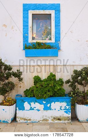 Characteristic alleyway of Monopoli. Puglia. Southern Italy.