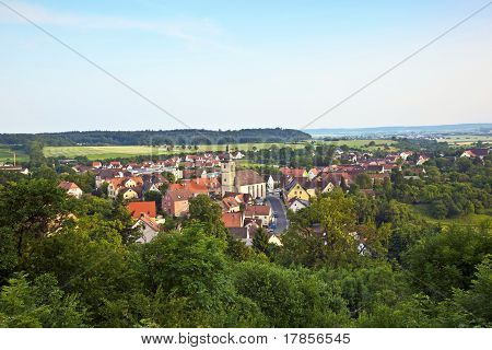 Vista a romântica vila de Shillingsfuerst na 