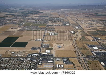 Veduta aerea di crescita vicino Goodyear, Arizona