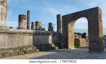 Remainings of a roman town with ancient arch