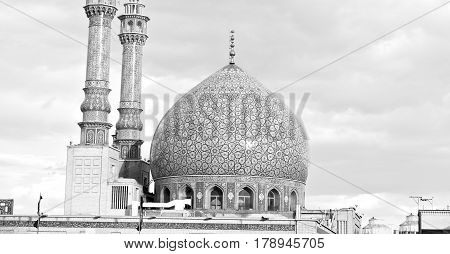 In Iran  And Old Antique Mosque    Minaret