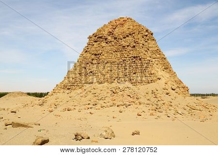 The   Antique Pyramids Of The Black Pharaohs