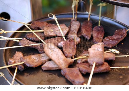 Steak na ruce zkroucené bambusové špejle