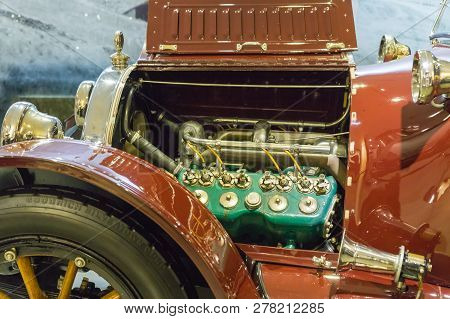 Amman, Jordan, December 07, 2018 : Open Engine Compartment Of Cadillac Type 53 1916 At The Exhibitio