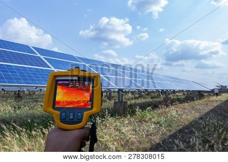 Thermoscan(thermal Image Camera), Industrial Equipment Used For Checking The Internal Temperature Of
