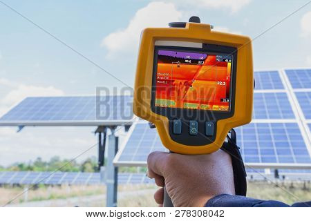 Thermoscan(thermal Image Camera), Industrial Equipment Used For Checking The Internal Temperature Of
