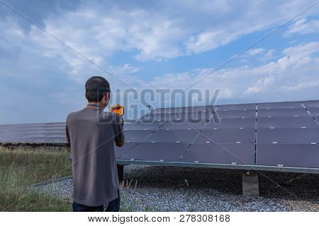 Thermoscan(thermal Image Camera), Industrial Equipment Used For Checking The Internal Temperature Of