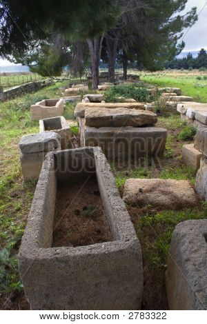 Megara Hyblea, nekropole