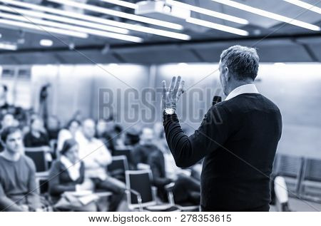Sturtup Expert Giving Talk At Business Event Workshop.