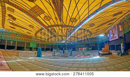 Yazd, Iran - October 18, 2017: Panorama Of The Prayer Hall In Tent, Located In Imam Zadeh Jafar Shri