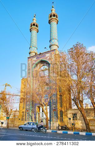 Yazd, Iran - October 18, 2017: The Huge Entrance Portal (iwan) Of Rozeh Mohamadieh Mosque (hazireh),