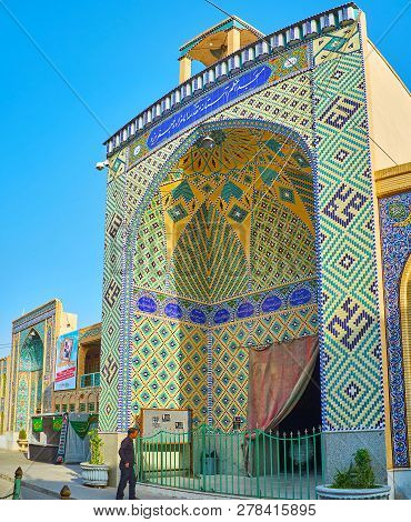 Yazd, Iran - October 18, 2017: One Of The Scenic Portals Of Imam Zadeh Jafar Shrine, Decorated With 