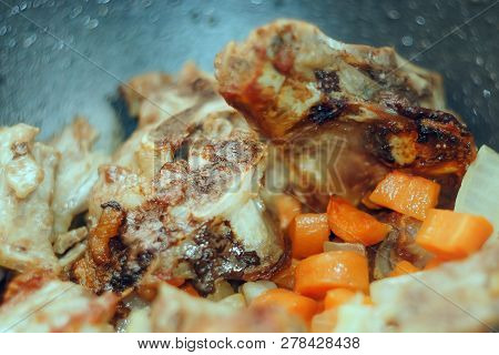 Meat Stews Closeup Cooking Out-of-focus Bokeh Macro Photo