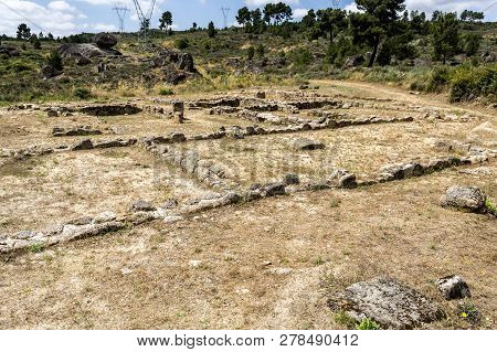 Ruins A Small Population Cluster Formed By Several Houses Of Modest Construction At The Roman Archae
