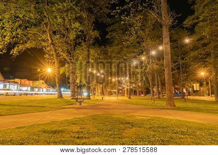 Hanmer Springs, New Zealand - October 8 2018; Tree Lined Amuri Avenne In The Spa Tourist Town With T