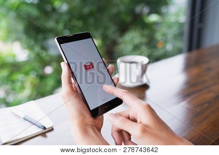 Chiang Mai, Thailand - August 18,2018: Woman  Holding Huawei With Tmall Apps On The Screen.tmall.com