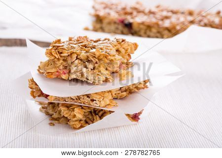 Homemade Healthy Flapjacks.  Oat Bars With Honey And Currant.