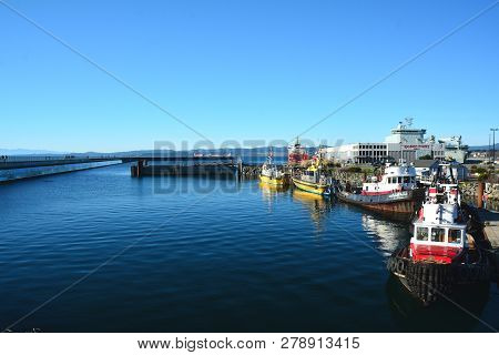 Ogden Point,victoria Bc,canada,january 13th 2019.a Beautiful Day At Ogden Point In Victoria With The