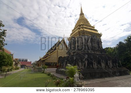 View Of The Beautiful Chedi And The Wat Chiang Man In Chiang Mai, Thailand