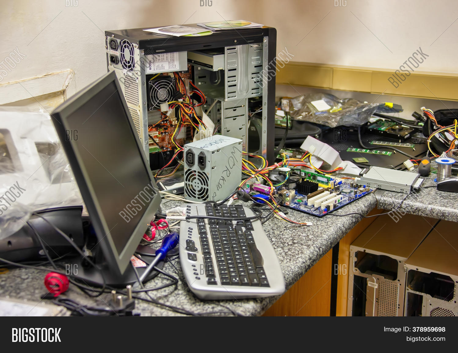 Messy Computer Image & Photo (Free Trial) | Bigstock