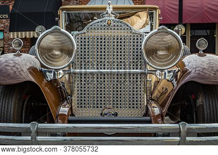 Jesup, Ga - March 17, 2018: Close Up View Of A 1930 Packard Eight Series 734 At The Jesup 2018 St. P