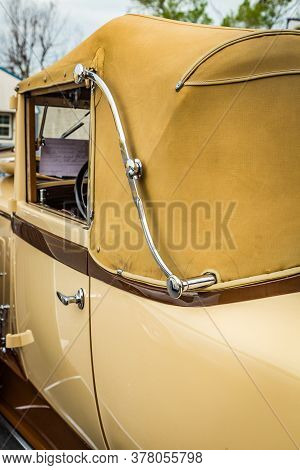 Jesup, Ga - March 17, 2018: Close Up View Of A 1930 Packard Eight Series 734 At The Jesup 2018 St. P