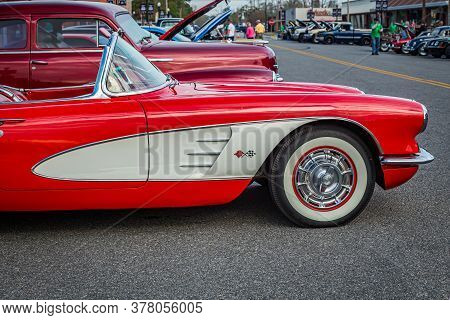 Jesup, Ga - March 17, 2018: Close Up View Of A 1960 Chevrolet Corvette At The Jesup 2018 St. Patrick