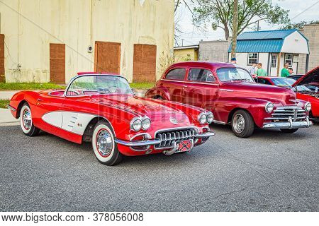 Jesup, Ga - March 17, 2018: Close Up View Of A 1960 Chevrolet Corvette At The Jesup 2018 St. Patrick