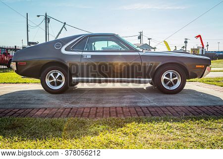Daytona Beach, Fl / Usa - March 25, 2018: Brown 1970 American Motos Amx Muscle Car At The Spring 201
