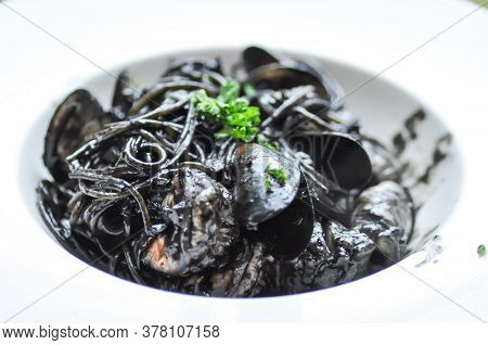 Squid Ink Spaghetti, Spaghetti Or Squid Ink Seafood Spaghetti