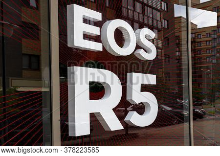 Krasnoyarsk, Russia, June 20, 2020: Canon Eos R5 - Logo On The Window Of A Photo Equipment Store
