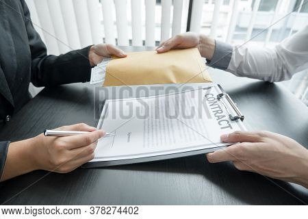The Business Owner Personally Signed The Deal, Closing The Deal By Accepting Bribes. The Idea Of ​​c
