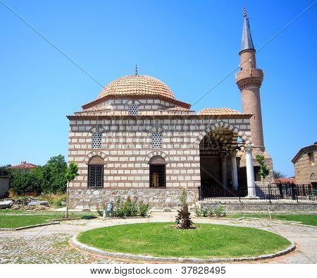 มินาเร็ทของ Iznik และมัสยิด