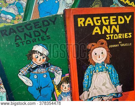 Vintage Raggedy Ann And Andy Books