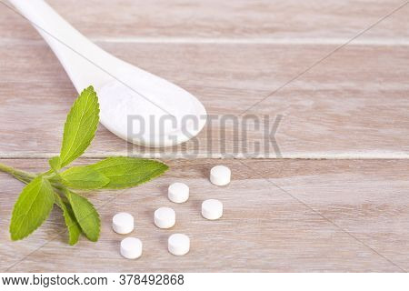 Sweetener Made Of Stevia In The Bottom Of Wood - Stevia Rebaudiana