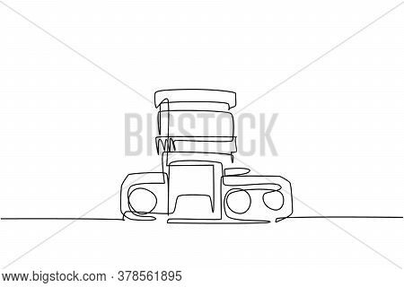 One Continuous Line Drawing Of Old Retro Vintage Analog Slr Camera With Kit Lens From Top View. Vint