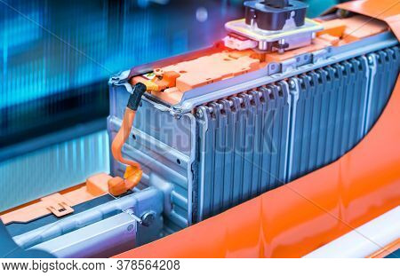 Electric car lithium battery pack and power connections