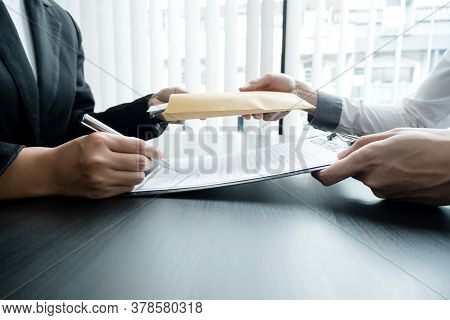 The Business Owner Personally Signed The Deal, Closing The Deal By Accepting Bribes. The Idea Of ​​c