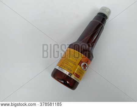 Closeup Of A To Z Ns Multi Vitamin And Mineral, Mango Flavour 200 Ml Syrup Bottle And Pack Isolated