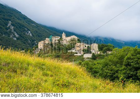 Mountain View Of Village Of Roccacaramanico In Abruzzo, Italy