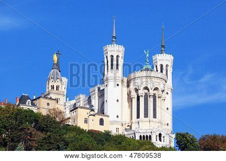 Basilikan Notre-dame De Fourvière i Lyon