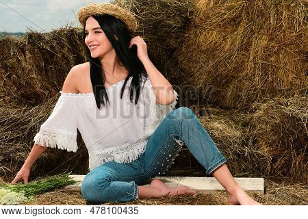 Young Stylish Woman In Sraw At Countryside. Beautiful Fashionable Girl Outdoor Portrait.